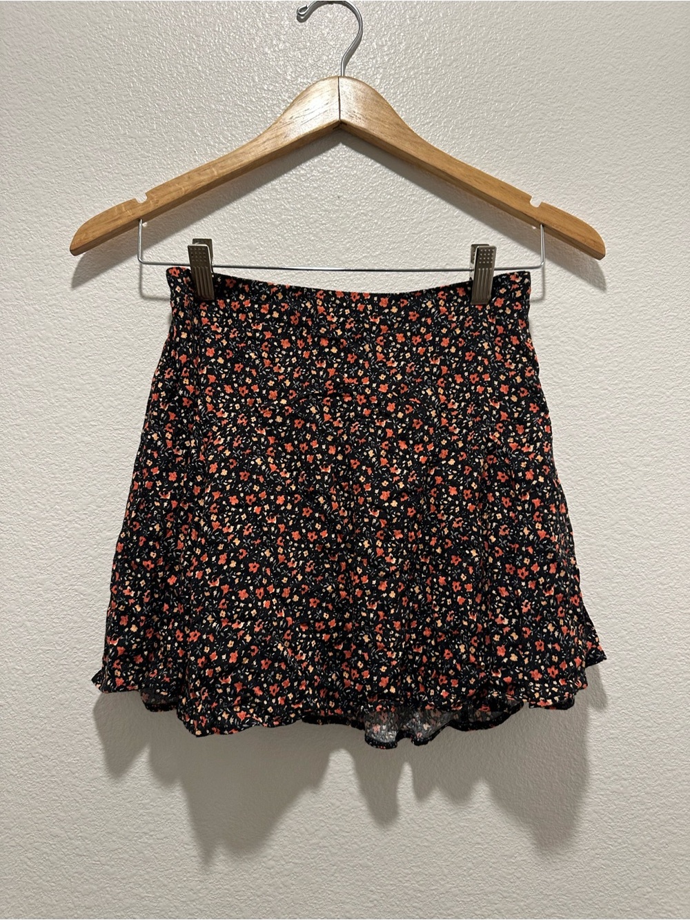 American Eagle Outfitters - Black Floral Mini Skirt with Coral/Pink Flowers